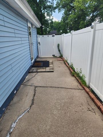 4920 E 27th Avenue, Lake Station, IN 46405