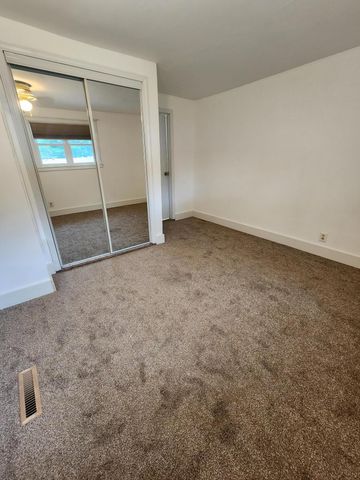 4920 E 27th Avenue, Lake Station, IN 46405