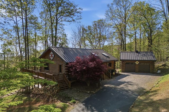 292 Hollyberry Circle, Hayesville, NC 28904