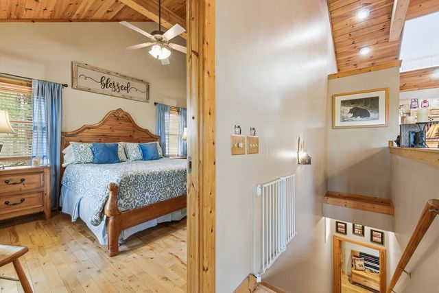 292 Hollyberry Circle, Hayesville, NC 28904