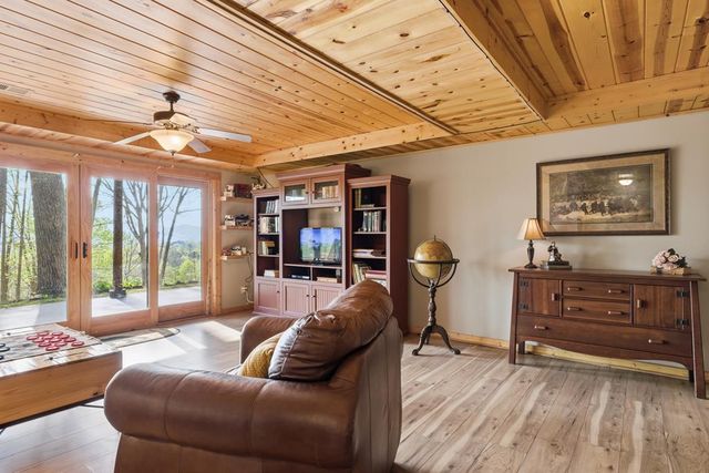 292 Hollyberry Circle, Hayesville, NC 28904