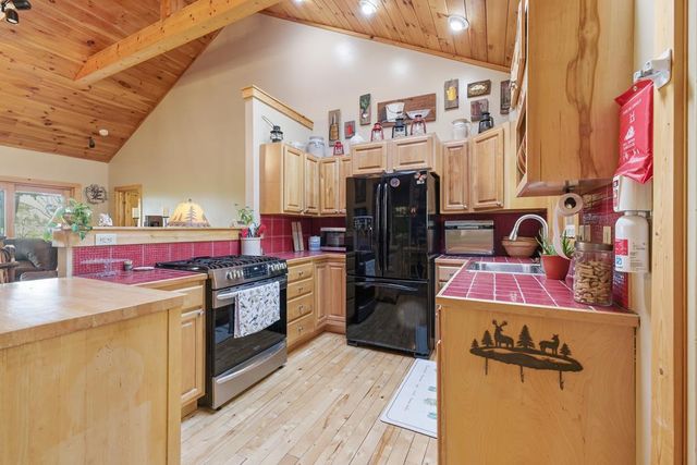 292 Hollyberry Circle, Hayesville, NC 28904