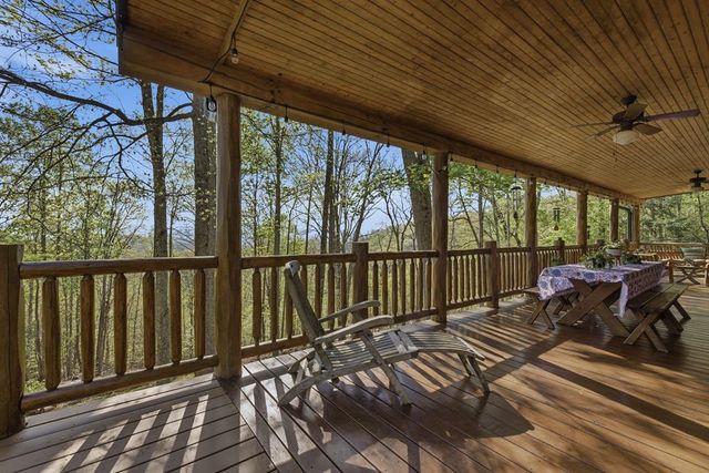 292 Hollyberry Circle, Hayesville, NC 28904