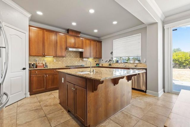 1911 Broken Bit Dr, Plumas Lake, CA 95961