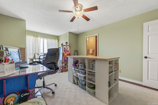 1114 Lakepark Dr, Lakehills, TX 78063