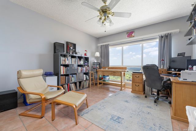 1114 Lakepark Dr, Lakehills, TX 78063