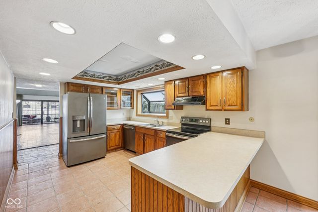 5174 Greensview Way, Avon, IN 46123