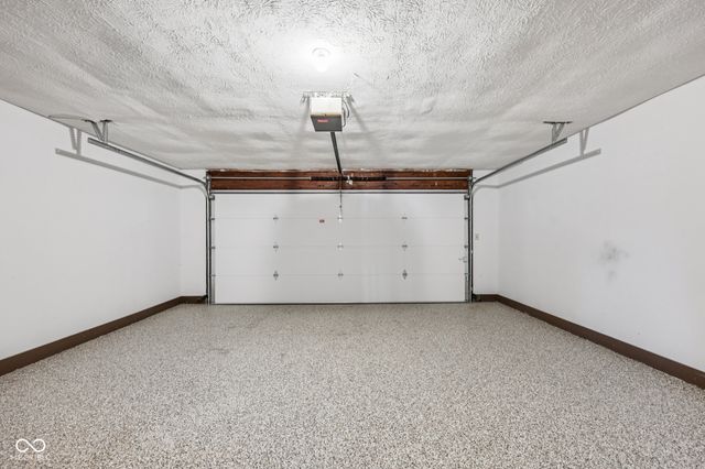 5174 Greensview Way, Avon, IN 46123