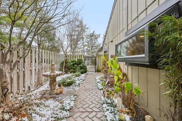 5174 Greensview Way, Avon, IN 46123