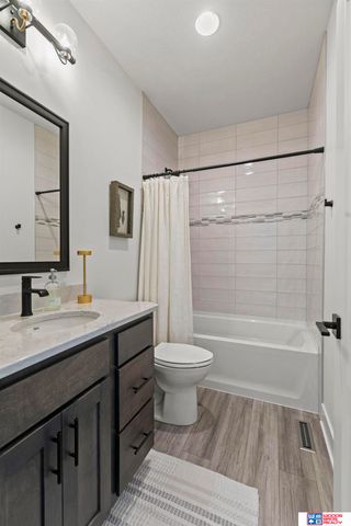 9005 Rock River Road, Lincoln, NE 68520