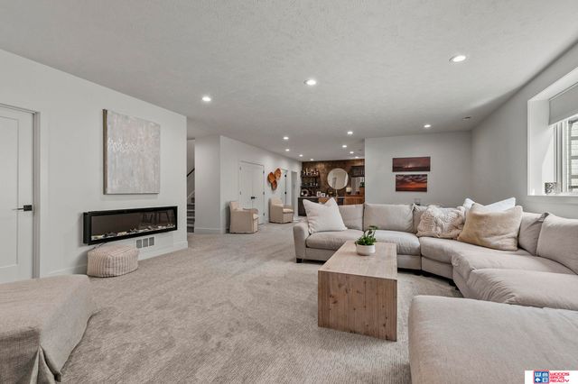 9005 Rock River Road, Lincoln, NE 68520