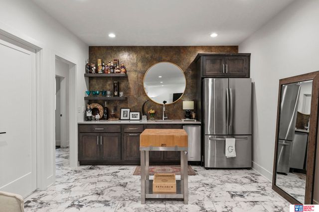 9005 Rock River Road, Lincoln, NE 68520