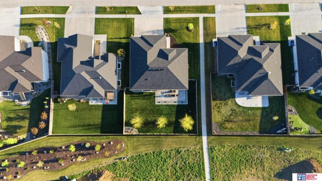9005 Rock River Road, Lincoln, NE 68520