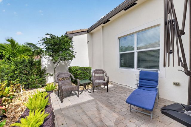 7818 Serra Way, Delray Beach, FL 33446