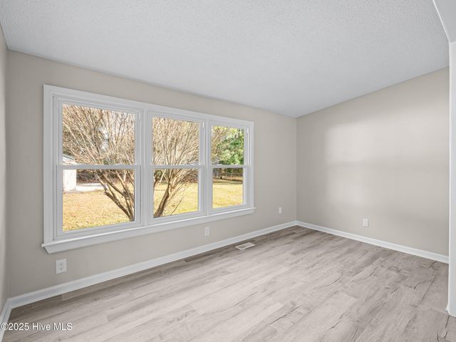 402 New River Drive, Jacksonville, NC 28540