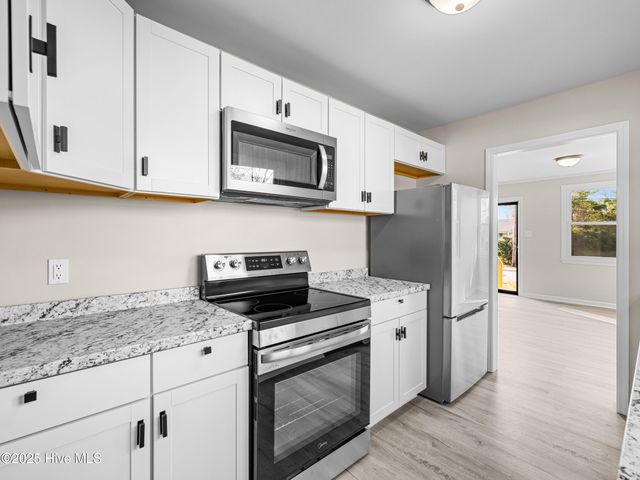 402 New River Drive, Jacksonville, NC 28540