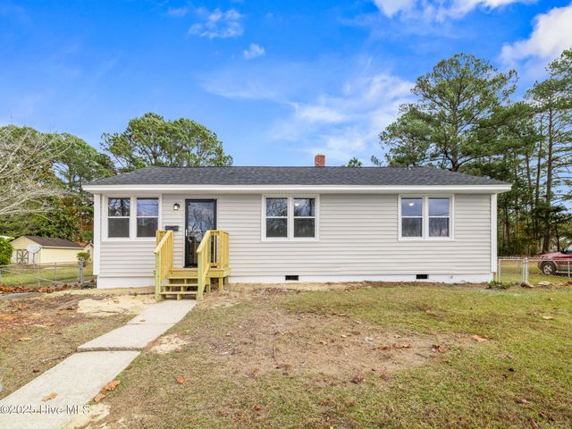 402 New River Drive, Jacksonville, NC 28540