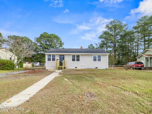 402 New River Drive, Jacksonville, NC 28540