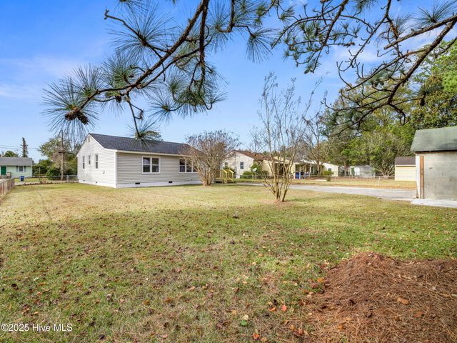 402 New River Drive, Jacksonville, NC 28540