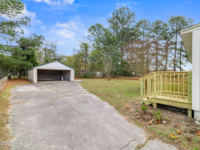 402 New River Drive, Jacksonville, NC 28540