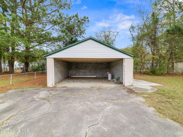 402 New River Drive, Jacksonville, NC 28540
