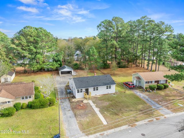 402 New River Drive, Jacksonville, NC 28540