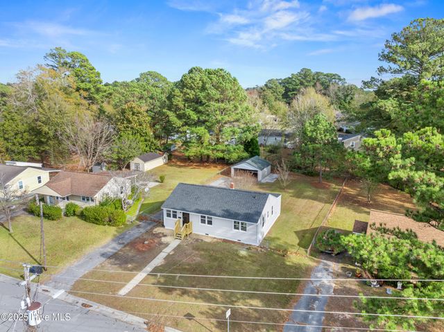 402 New River Drive, Jacksonville, NC 28540