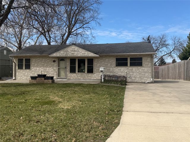6006 SW 15th Street, Des Moines, IA 50315