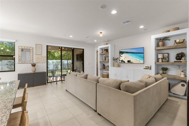 7464 Estero Dr, Lake Worth, FL 33463