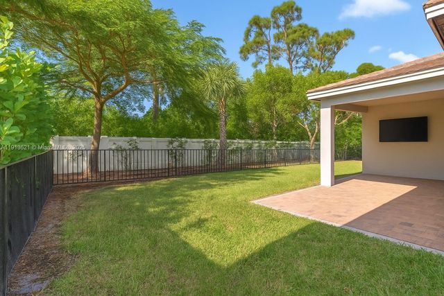 7464 Estero Dr, Lake Worth, FL 33463