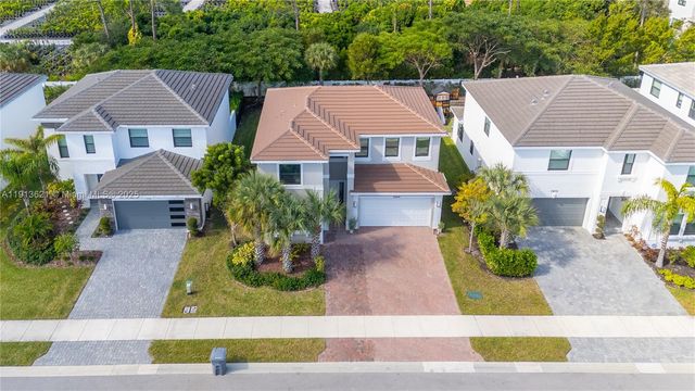 7464 Estero Dr, Lake Worth, FL 33463
