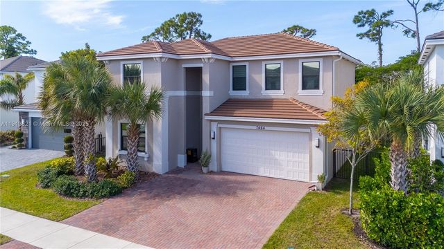 7464 Estero Dr, Lake Worth, FL 33463