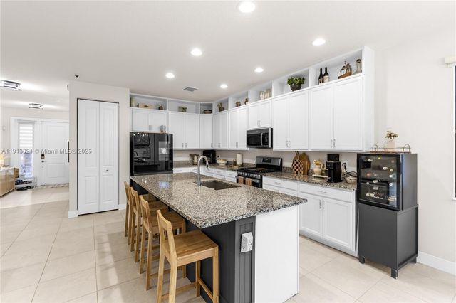 7464 Estero Dr, Lake Worth, FL 33463