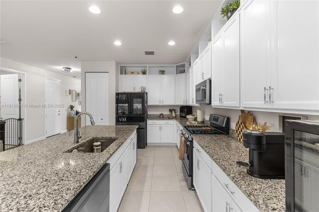 7464 Estero Dr, Lake Worth, FL 33463