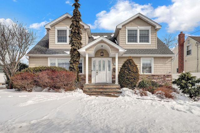 1315 Little Neck Avenue, North Bellmore, NY 11710