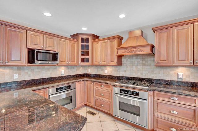 1315 Little Neck Avenue, North Bellmore, NY 11710