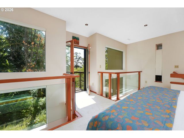 6640 PARKWAY Dr, Gladstone, OR 97027