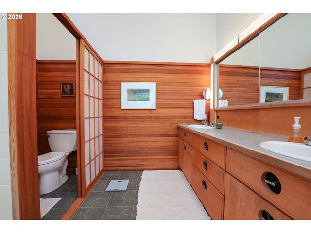 6640 PARKWAY Dr, Gladstone, OR 97027
