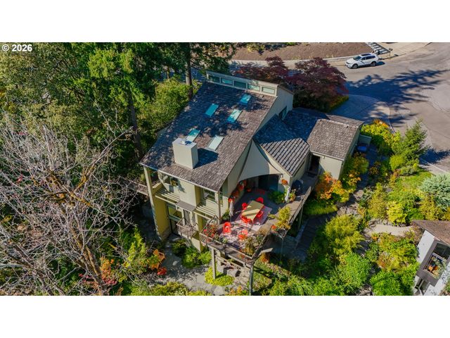 6640 PARKWAY Dr, Gladstone, OR 97027
