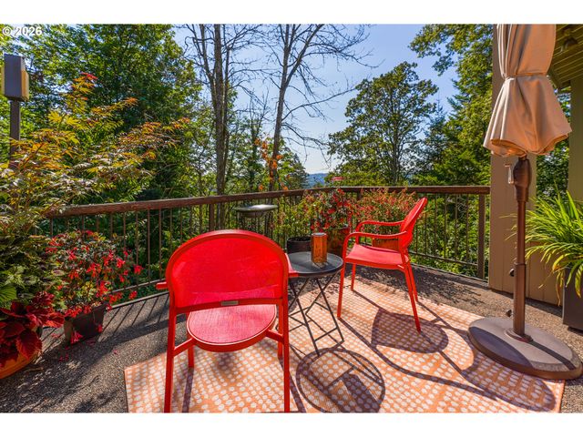 6640 PARKWAY Dr, Gladstone, OR 97027