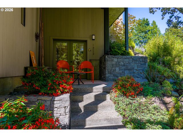 6640 PARKWAY Dr, Gladstone, OR 97027