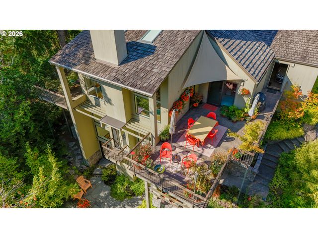6640 PARKWAY Dr, Gladstone, OR 97027