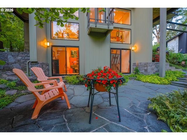 6640 PARKWAY Dr, Gladstone, OR 97027