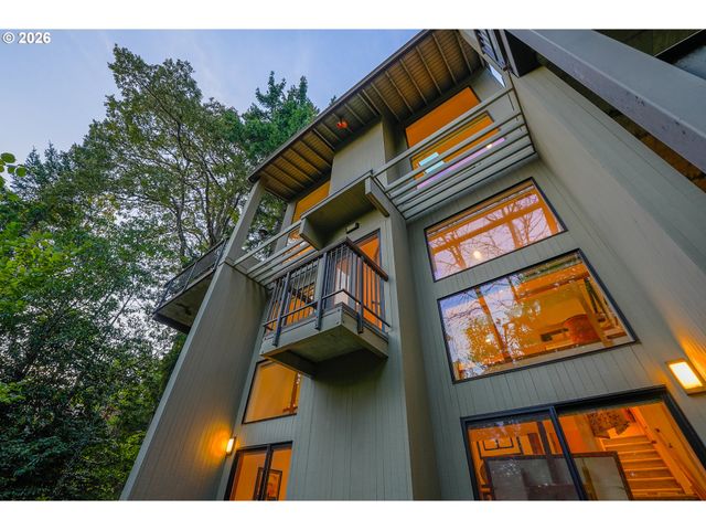 6640 PARKWAY Dr, Gladstone, OR 97027