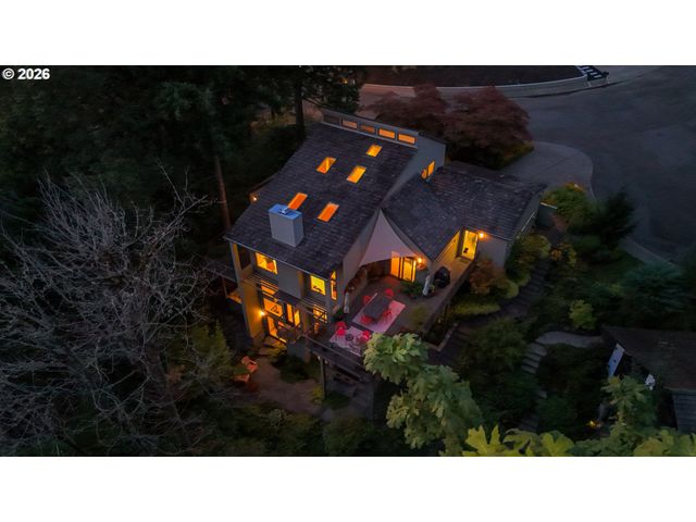 6640 PARKWAY Dr, Gladstone, OR 97027
