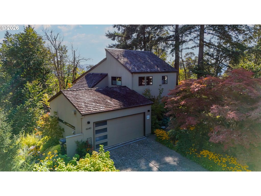 6640 PARKWAY Dr, Gladstone, OR 97027