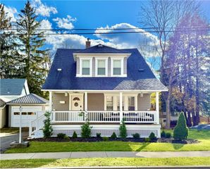 24 Spruce Street, Oneonta, NY 13820