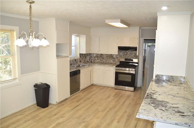 8288 Reinosa Way, Jonesboro, GA 30236