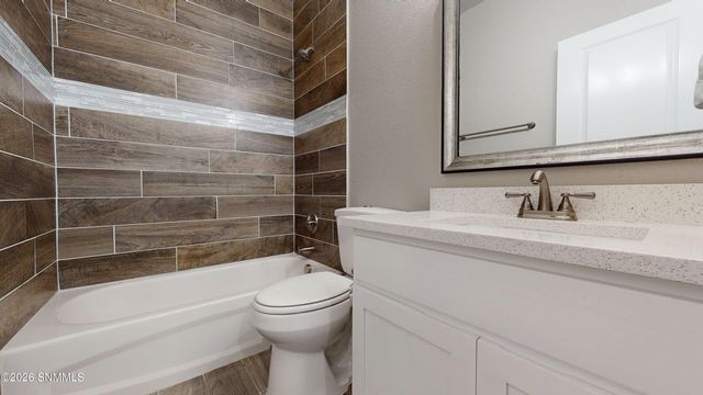 1092 Nickel Hl Avenue, Santa Teresa, NM 88008