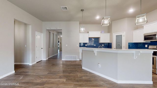 1092 Nickel Hl Avenue, Santa Teresa, NM 88008